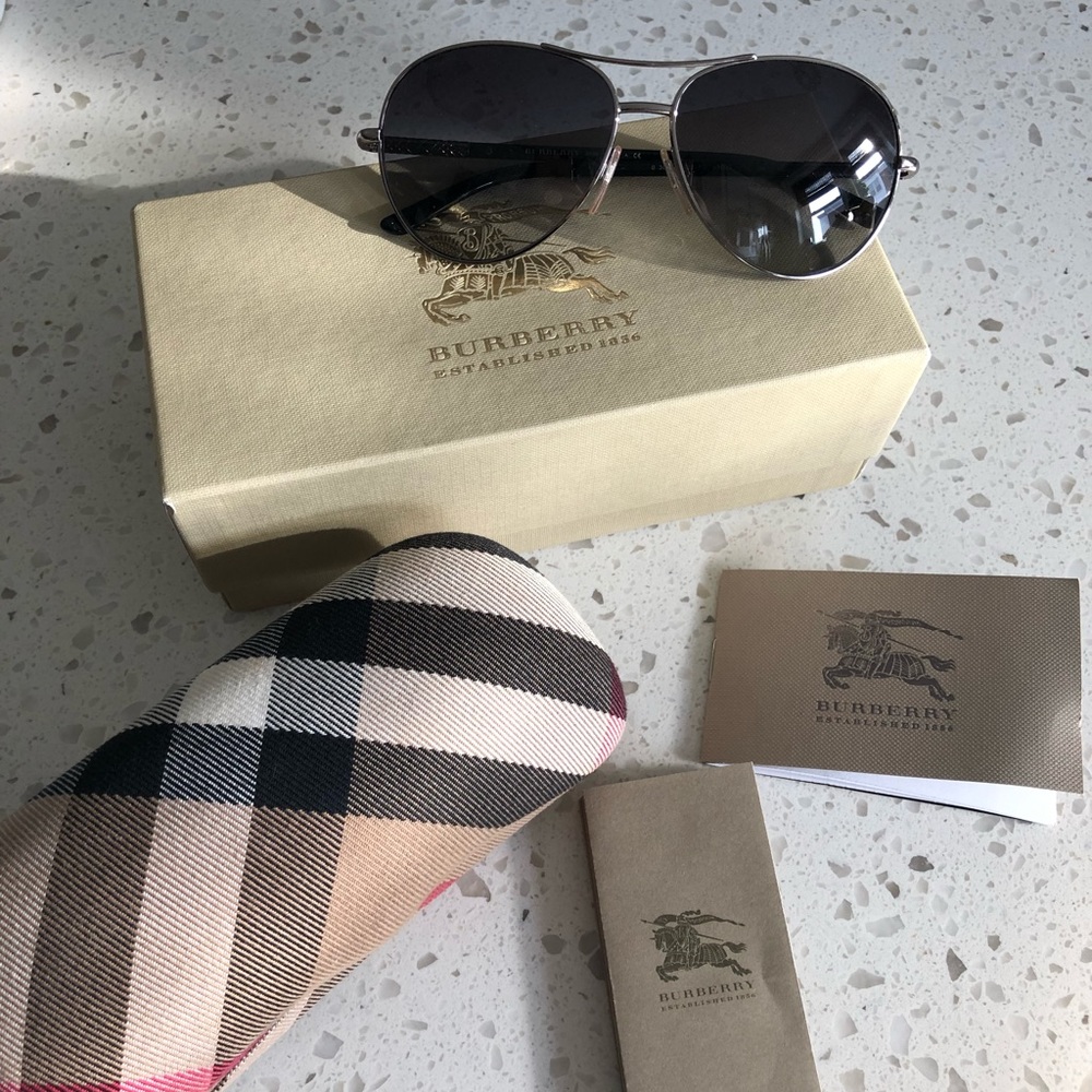 Burberry Black Sunglasses Aviator gunmetal